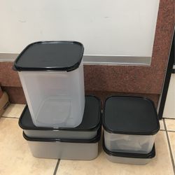 Set of 5 Tupperware Containers