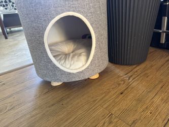 Cat house-condo