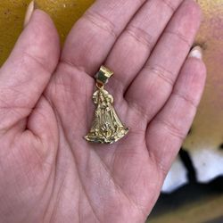 10k CARIDAD DEL COBRE CHARM 