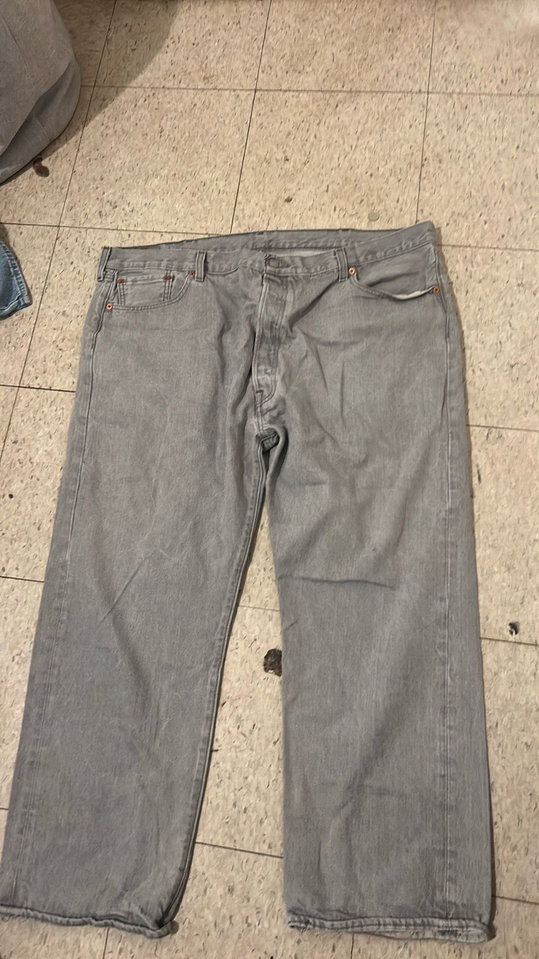 grey levi