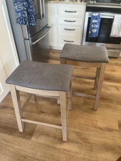 2 Stools