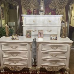 Beautiful And Elegant Wooden Dresser Set Including Tall Dresser And Two Huge Wooden Nightstands Set Has Been Refurbished Are Big Pieces Color White!🌺