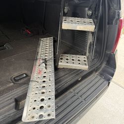 freightliner cascadia Frame Steps, Aluminum Tread Step Fairing