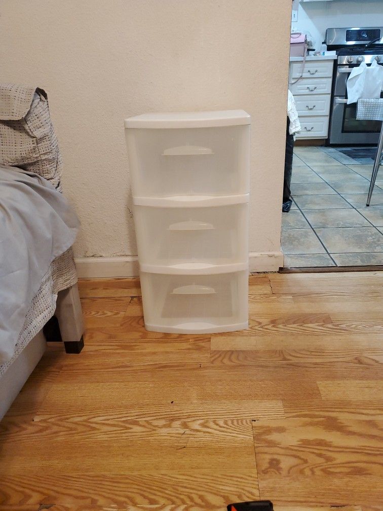3 Drawers Plastic Great Condition