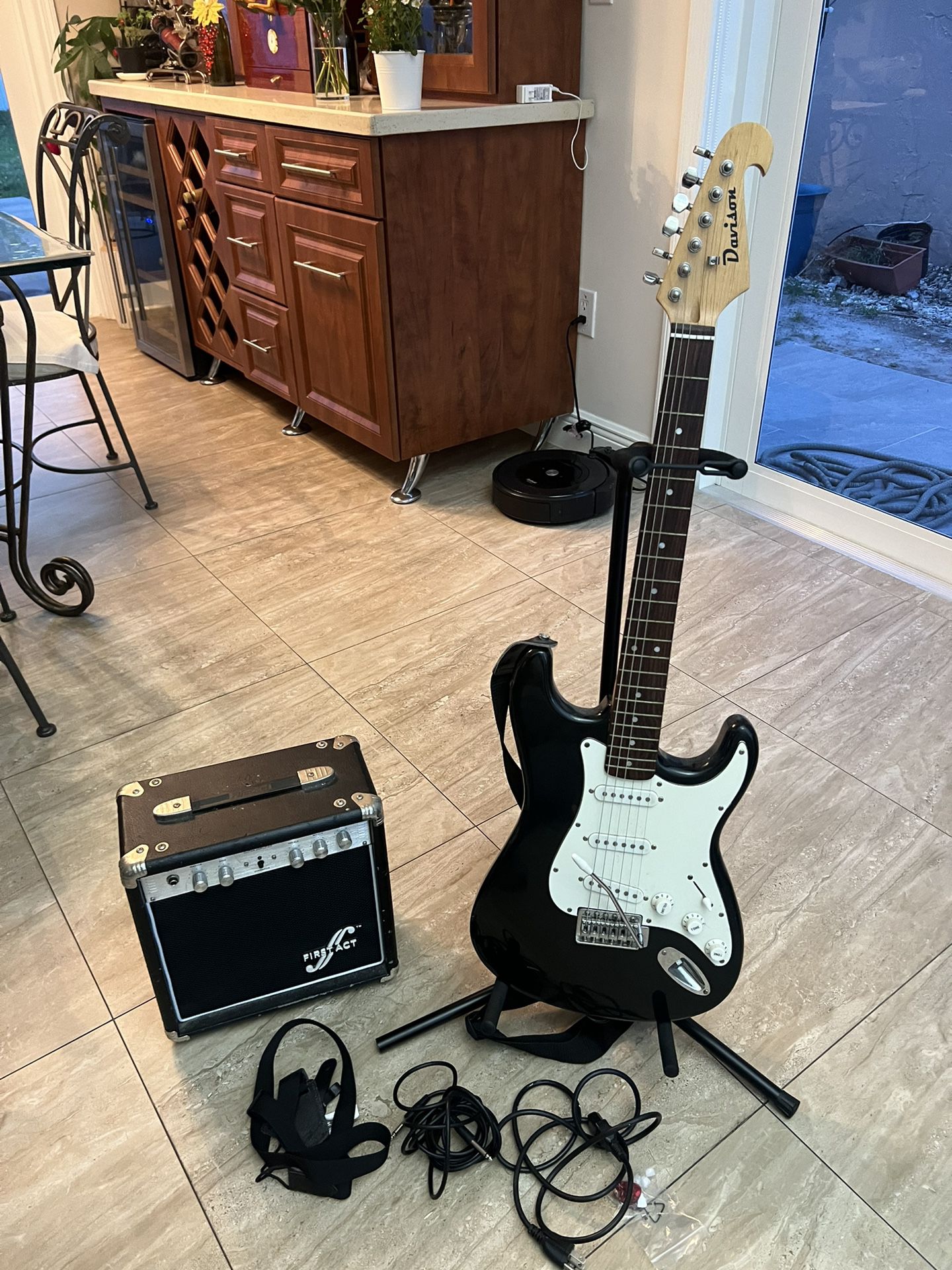 Electric Guitar & Amplifier 