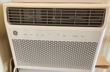 Air Conditioner w/ remote 12000BTU 10.9 CEER