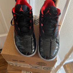 Jordan Black Red Mid Tops Athletic Sneakers Lace up Basketball Shoes 