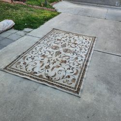 58 x 90" decent smaller area rug 