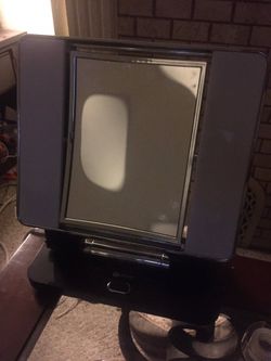 Beautiful mirror like new magnifies works great south philly