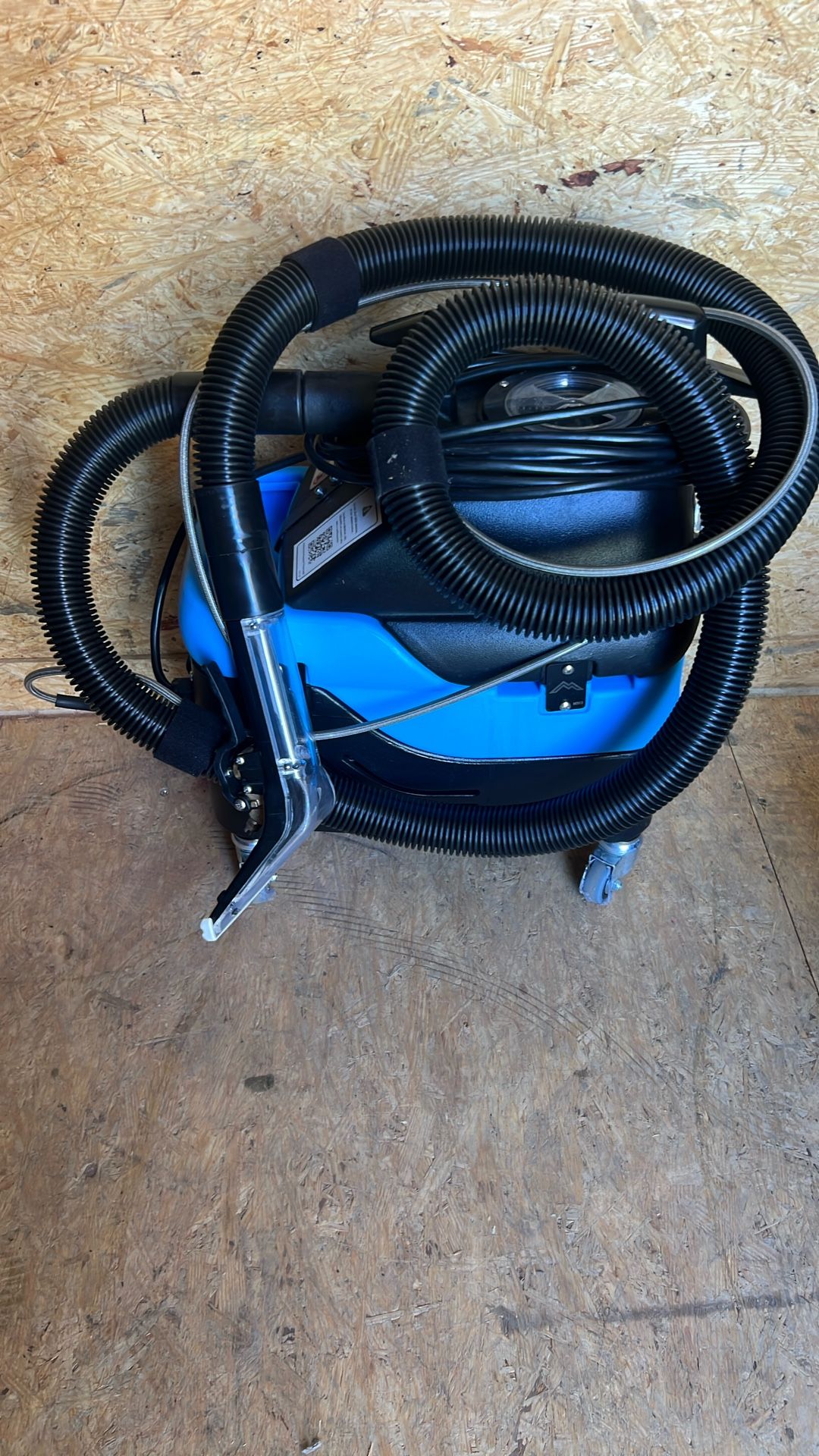 Brand New heated carpet cleaner extractor