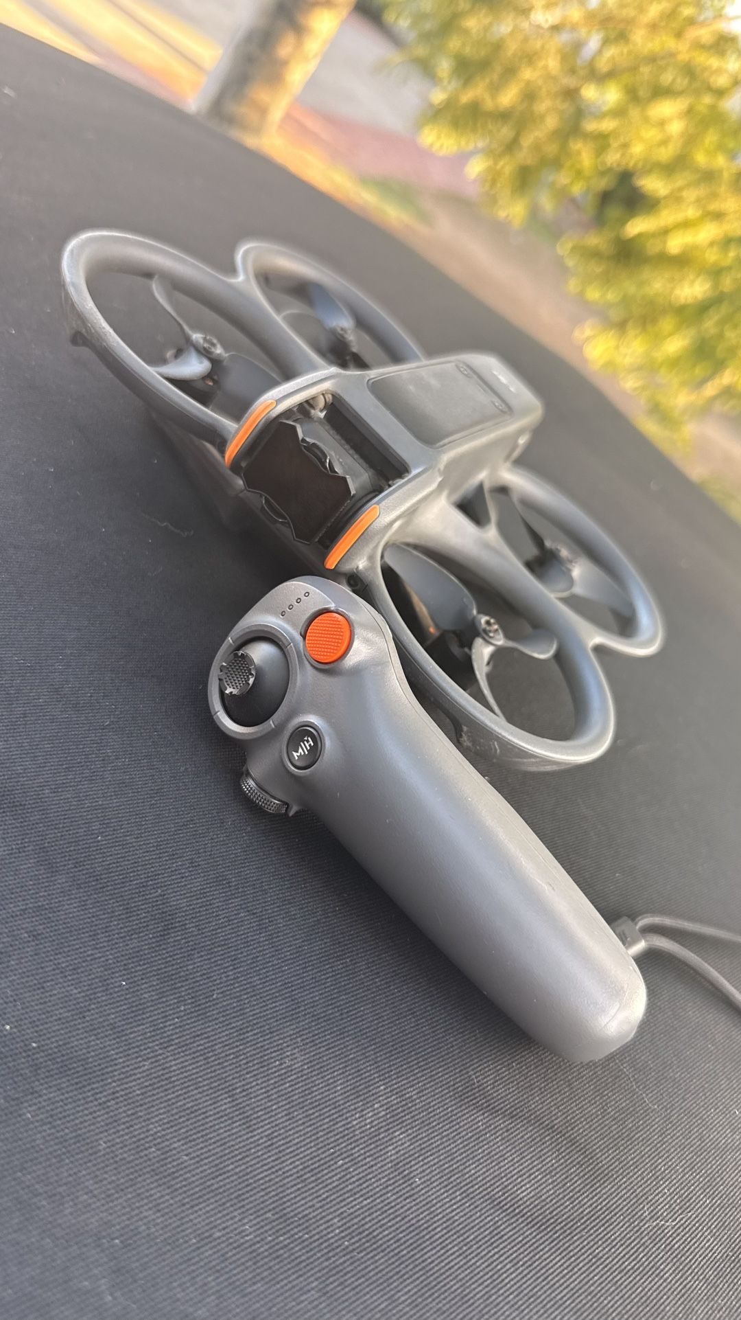 DJI Avata 2 & Motion Controller 3 - DRONE + SINGLE BATTERY AND CONTROLLER ONLY