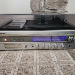 SoundDesign  Model: 6811. Stereo, Turntable, Tape Deck, 8-track
