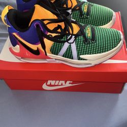 LeBron James Witness 7’s Multi- Color ( Size 9 ) 