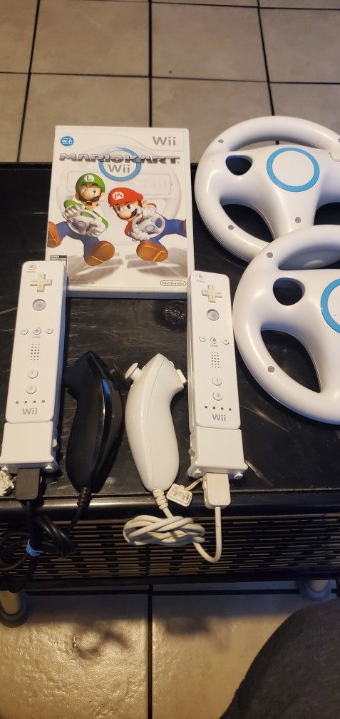 Nintendo Wii MarioKart Game & Controller's 