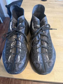 Men’s 11 1/2  Tennis Shoes 