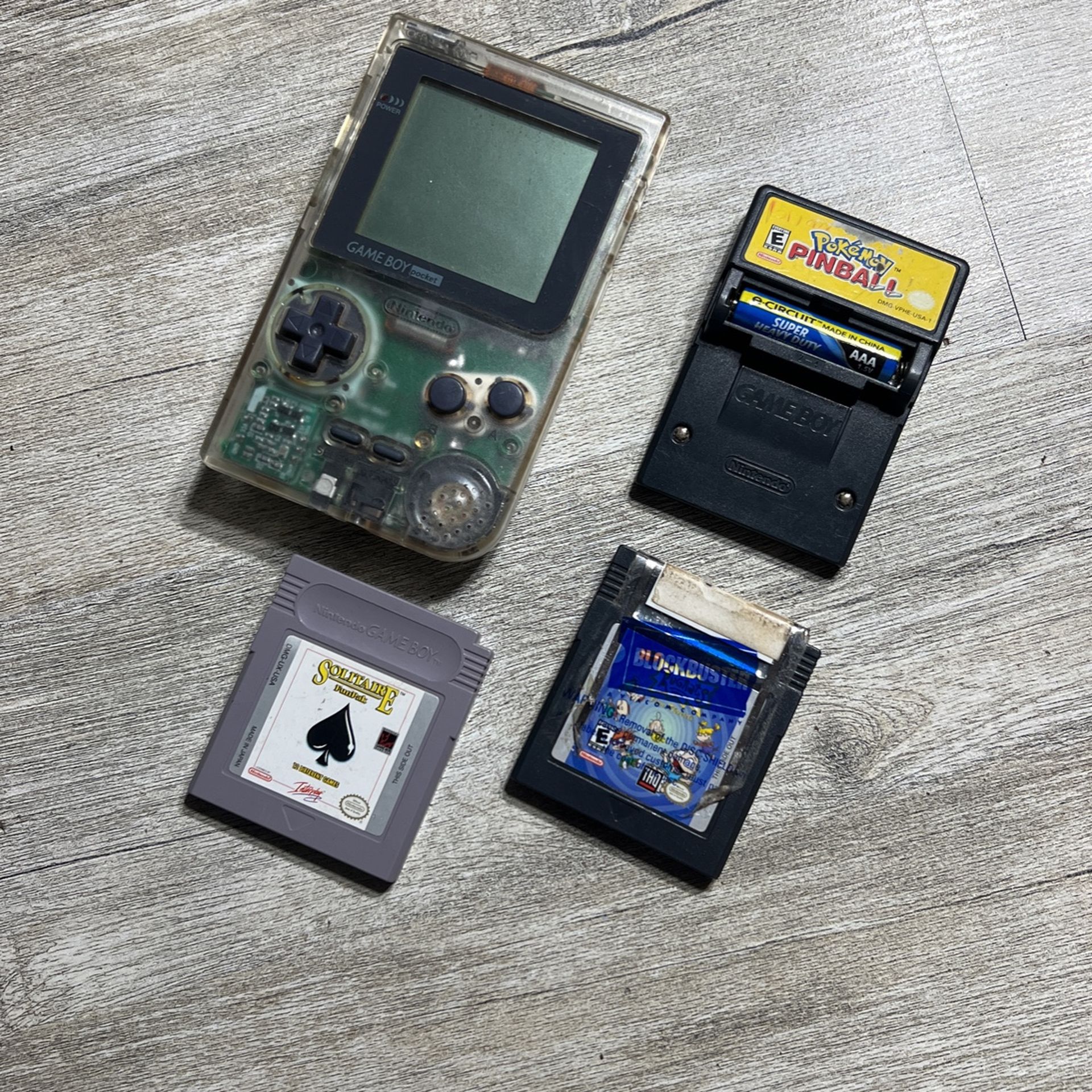 Gameboy Pocket With Pokémon Pinball 