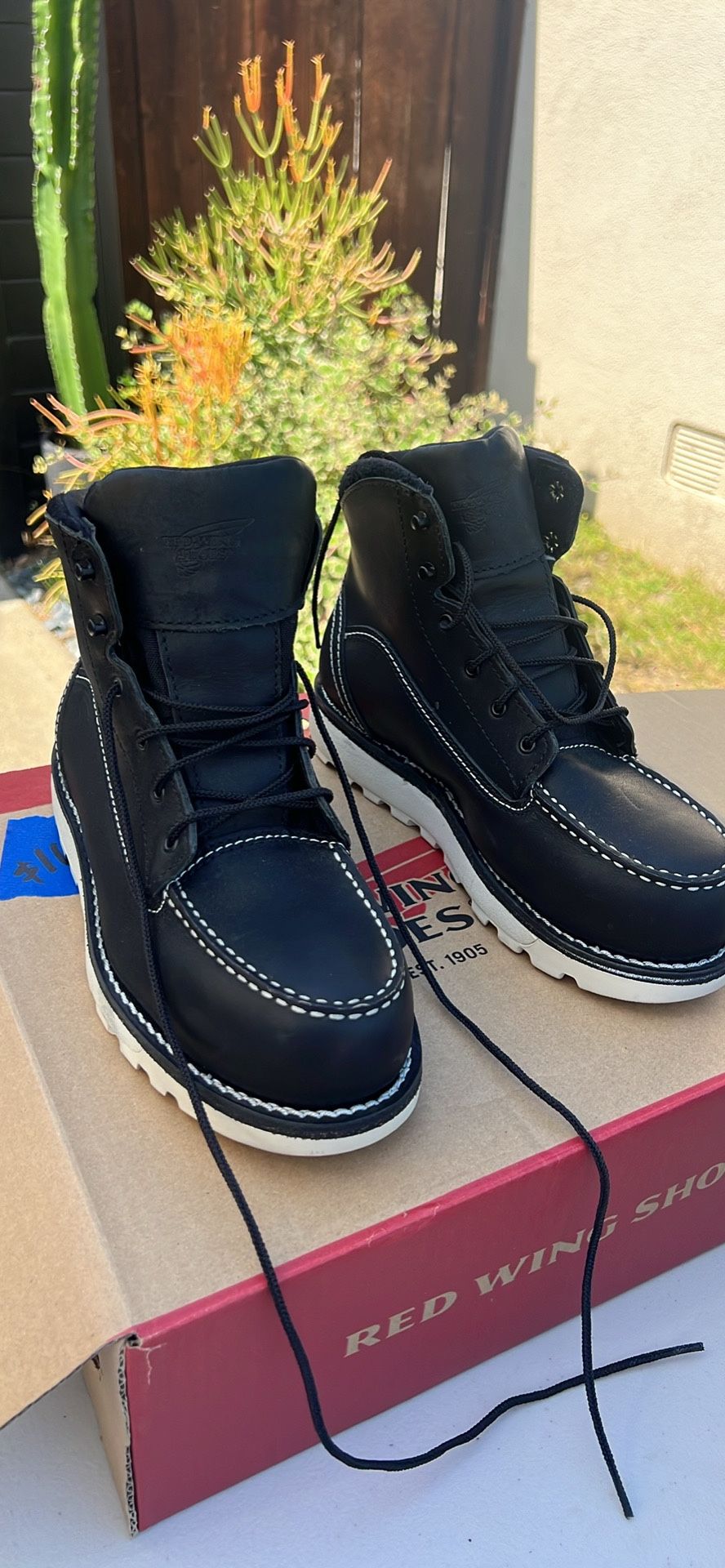 Women Red wing boots Sz7