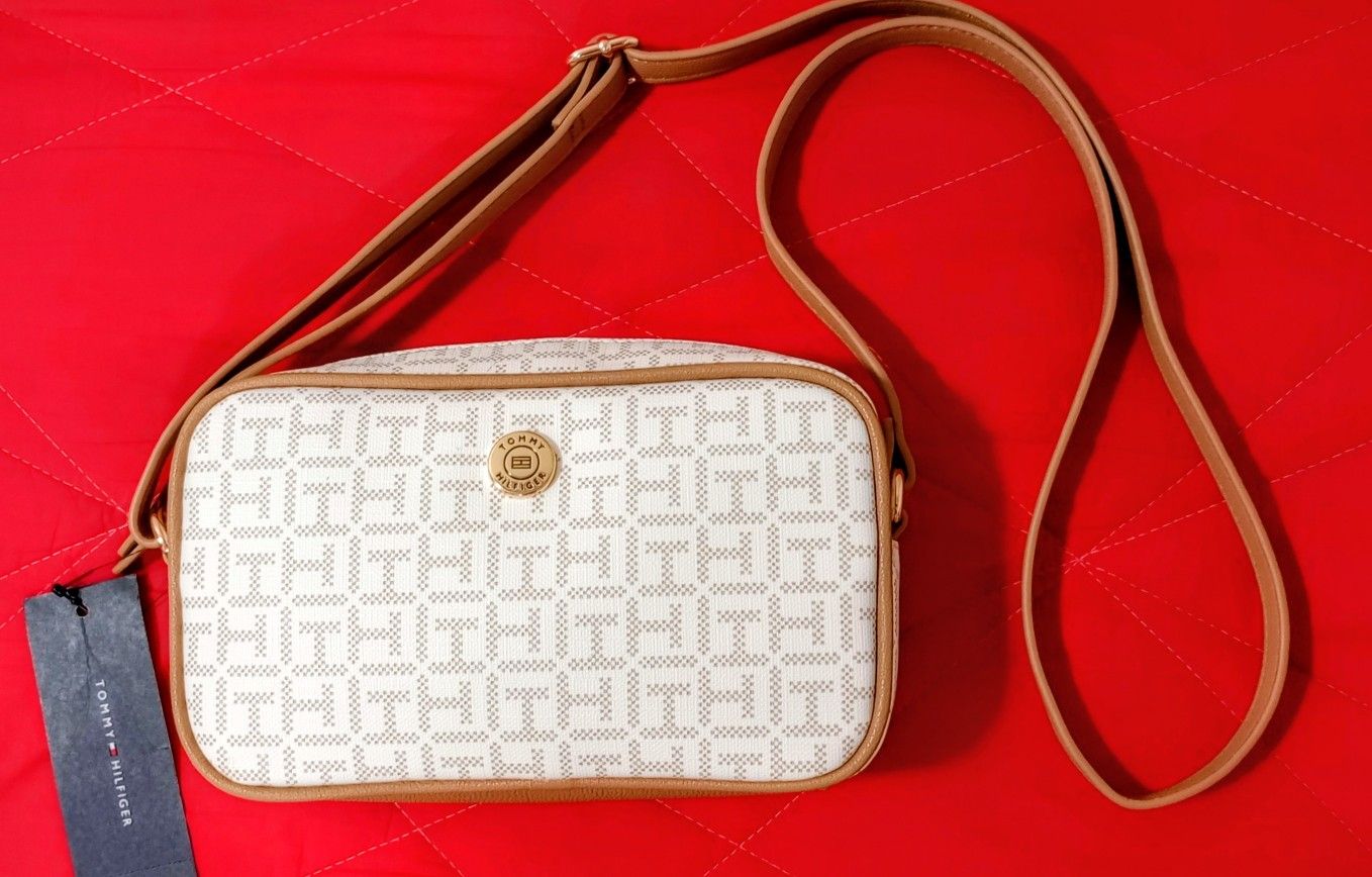 Crossbody Tommy Hilfiger woman's purse. Brand new with tags.