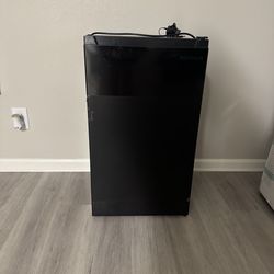 Insignia mini fridge
