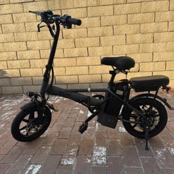 Folding electric bicycle