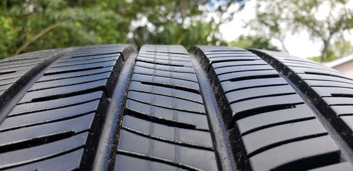 TWO 235/40/19 CONTINENTAL 99% TREAD