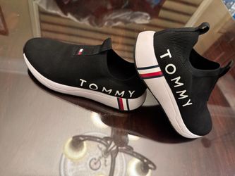 Tommy Hilfiger Slip-On Knit Sneakers