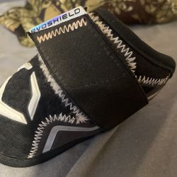 Evoshield Black Elbow Guard Junior 