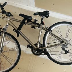 Men’s Hybrid Bike