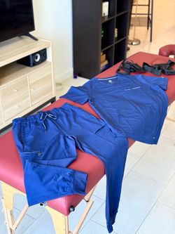 Healing Hands Scrub Set – Royal Blue – Like New/ Uniforme Size: S