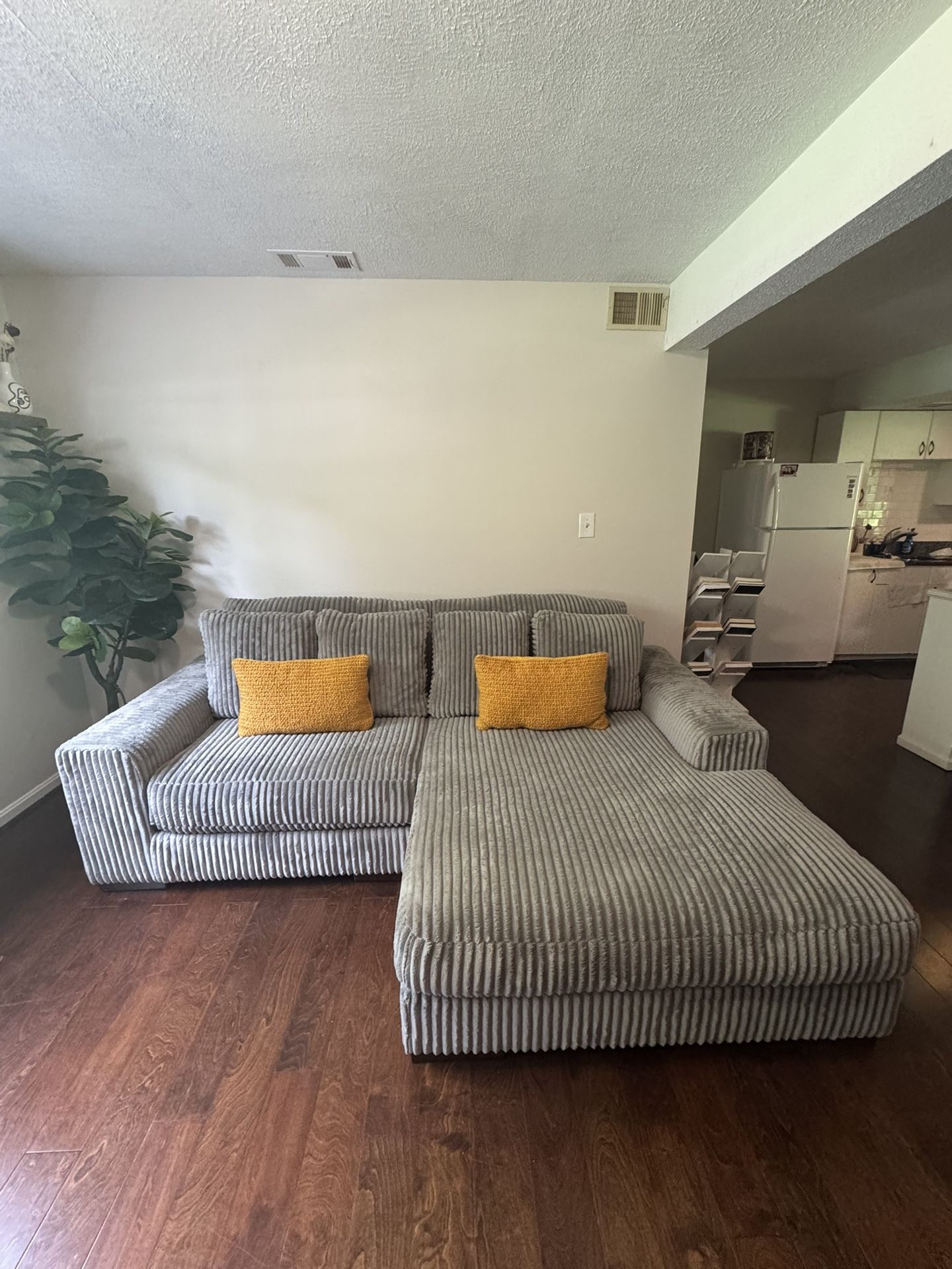 Couch (sectional)