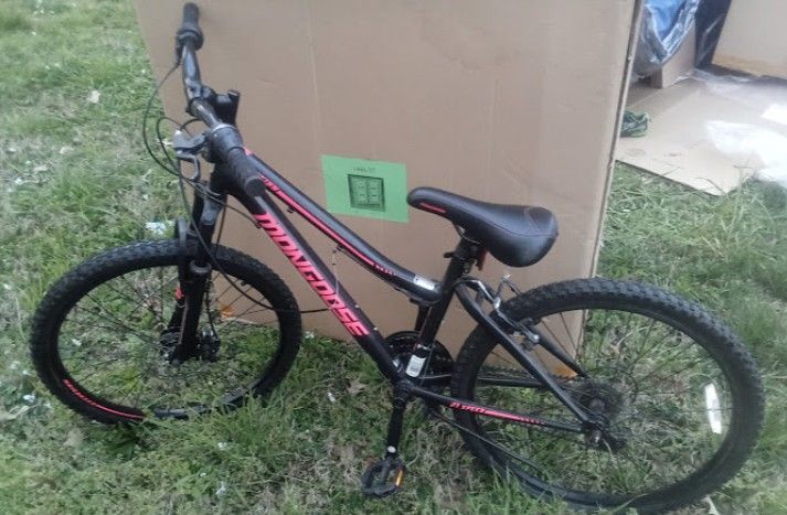 $100$*LIKE*NEW*ULTRA*LIGHTWEIGHT*ALUM.*MONGOOSE*24*SPEED*MOUNTAIN*BIKE*$100$*