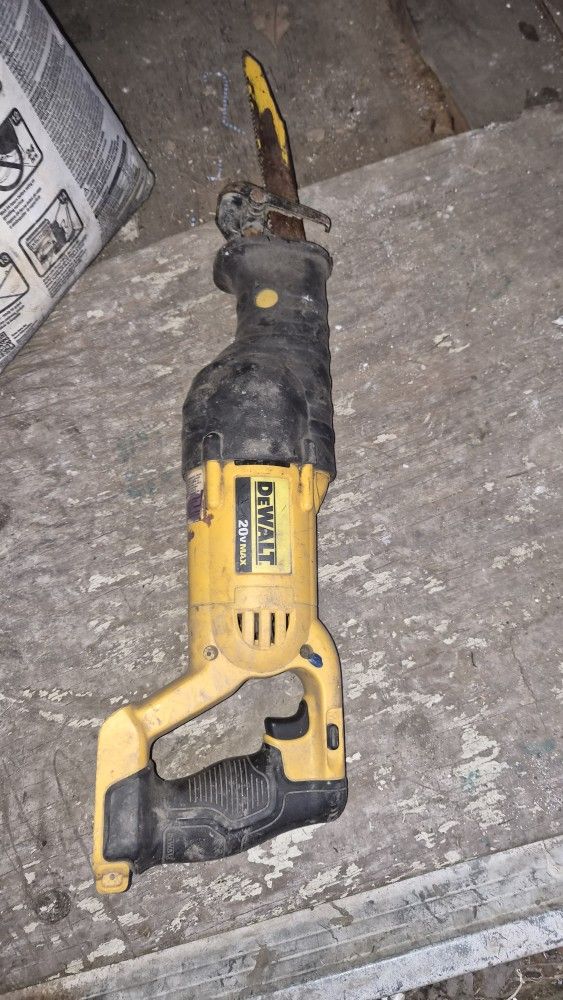 Dewalt Saw