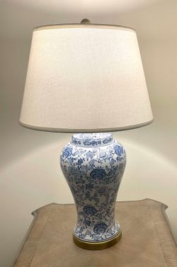 Table Lamp Set (Set of 2 Pieces), Hight 28 Inches, Barely Used in Excellent Condition