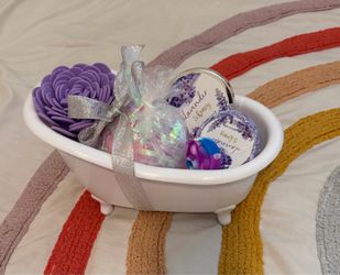 Bath gift basket