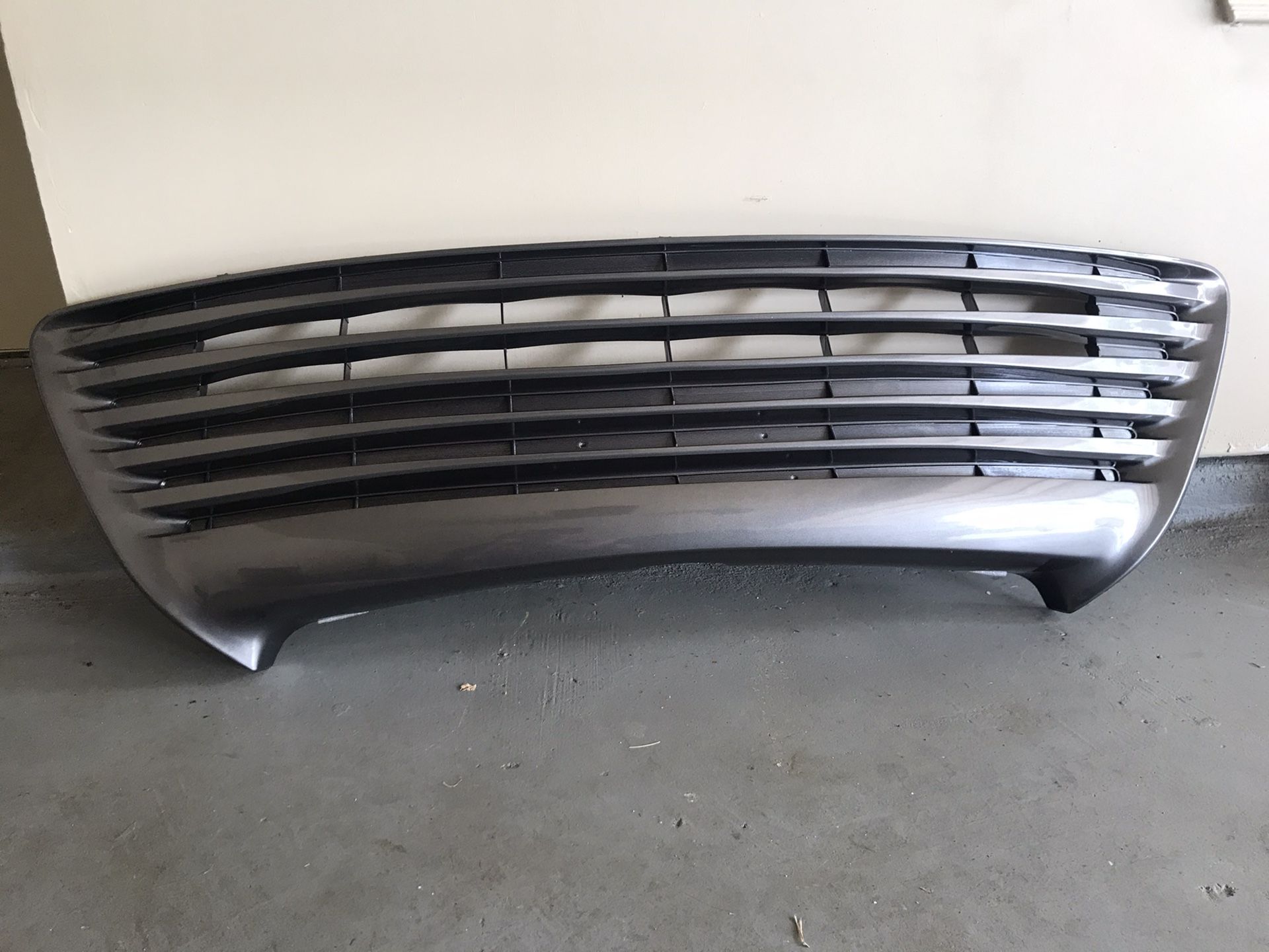 2017 Toyote Camery GRILLE