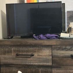 Used Onn 32 Inch Tv For Sale With Roku 