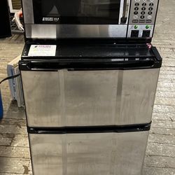 Micro Fridge With Microwave On Top For University And College 
