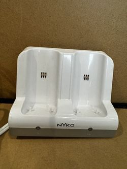 Wii controller charger