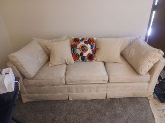 Drexel Couch  Moving Sale