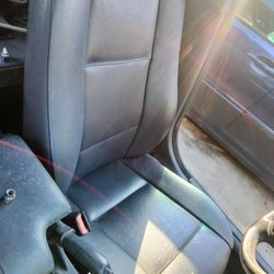 2004 BMW Bucket Seats Electric Rear Seat And Console..