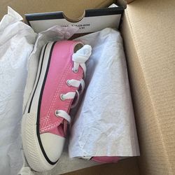 BRAND NEW CONVERSE KIDS SHOES FOR SALE !
