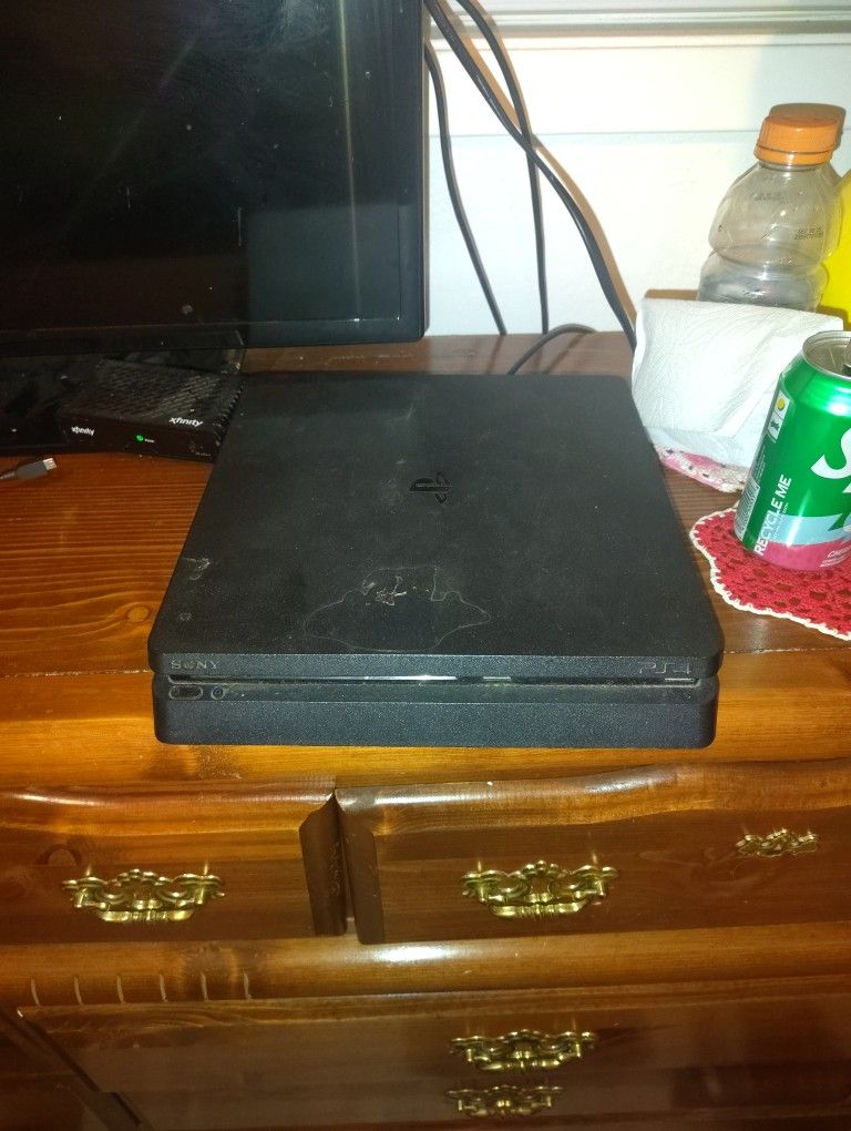 PS4 Slim