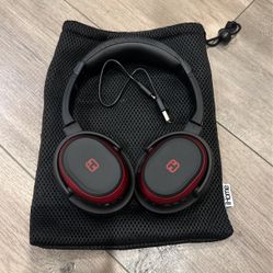 iHome Noise Cancelling Headphones 