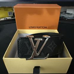 Louis Vuitton Black Silver Buckle Belt Size 120/48