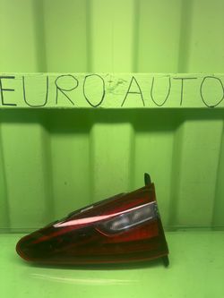 2017 2018 2019 2020 2021 2022 2023 2024 Alfa Romeo Stelvio Right Passenger Side Inner Tail Light OEM 20795999