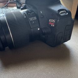DSLR CAMERA Canon T3i 