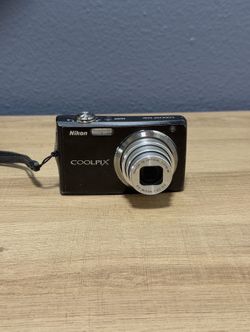 Nikon Coolpix S630 digital camera