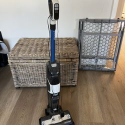 Bissell Vaccum / Mop 