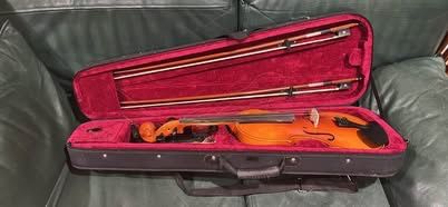 Mendini by Cecilio Violin with Case & Two Bows – Great for Beginners