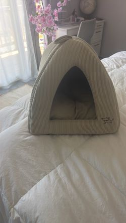 Small pet bed